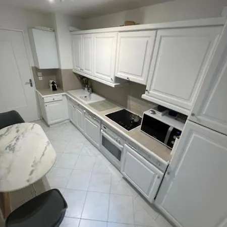 Apartamento T3 Renove A 5 Min De La - *